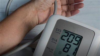 يتساءل الكثير من الأشخاص عن أفضل طريقة طبيعية يمكن الاعتماد عليها لعلاج ارتفاع ضغط الدم بدون أدوية.. تعرف على المزيد