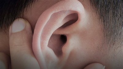 علامات في الأذن قد تنذر بأمراض القلب.. لا تتجاهلها
