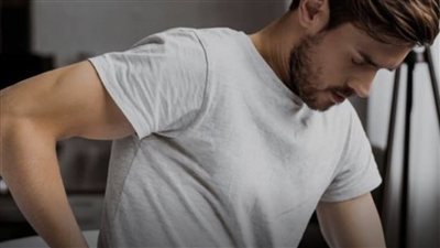 ألم أسفل الظهر بعد الاستيقاظ.. 5 أسباب قد تكون وراءه