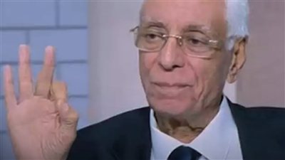 علاج الإمساك طبيعيًا.. حسام موافي: هذه أفضل طريقة للتخلص منه