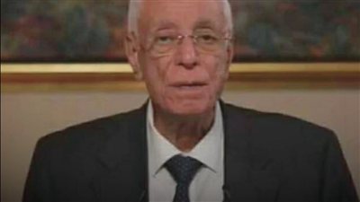 بدون دواء.. حسام موافي يكشف طريقة قد تساعد على تقليل ارتجاع المريء