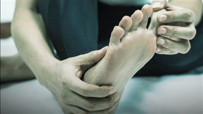 ارتفاع حمض اليوريك لا يخص المفاصل فقط.. 4 إشارات قد تظهر في الجسم انتبه إليها