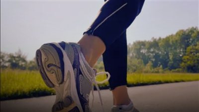 تظهر عند المشي.. 5 أعراض قد ترتبط بارتفاع الكوليسترول انتبه لها