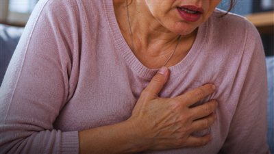 علامات مرض القلب عند النساء.. 6 أعراض غير عادية احترسي منها